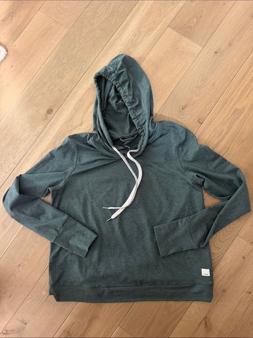 Vuori Women’s Halo Essential Hoodie